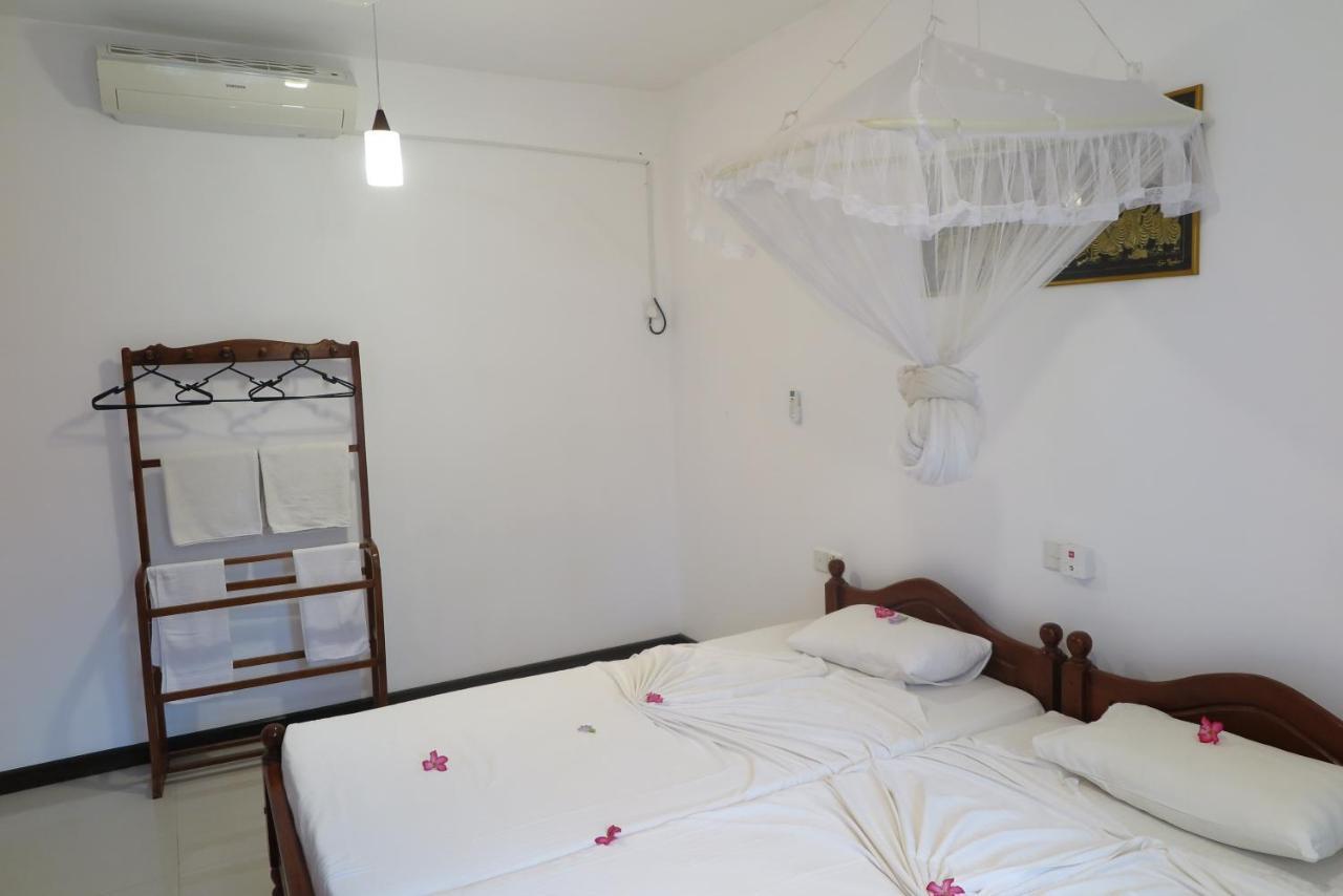Villa16Hikkaduwa Phòng bức ảnh
